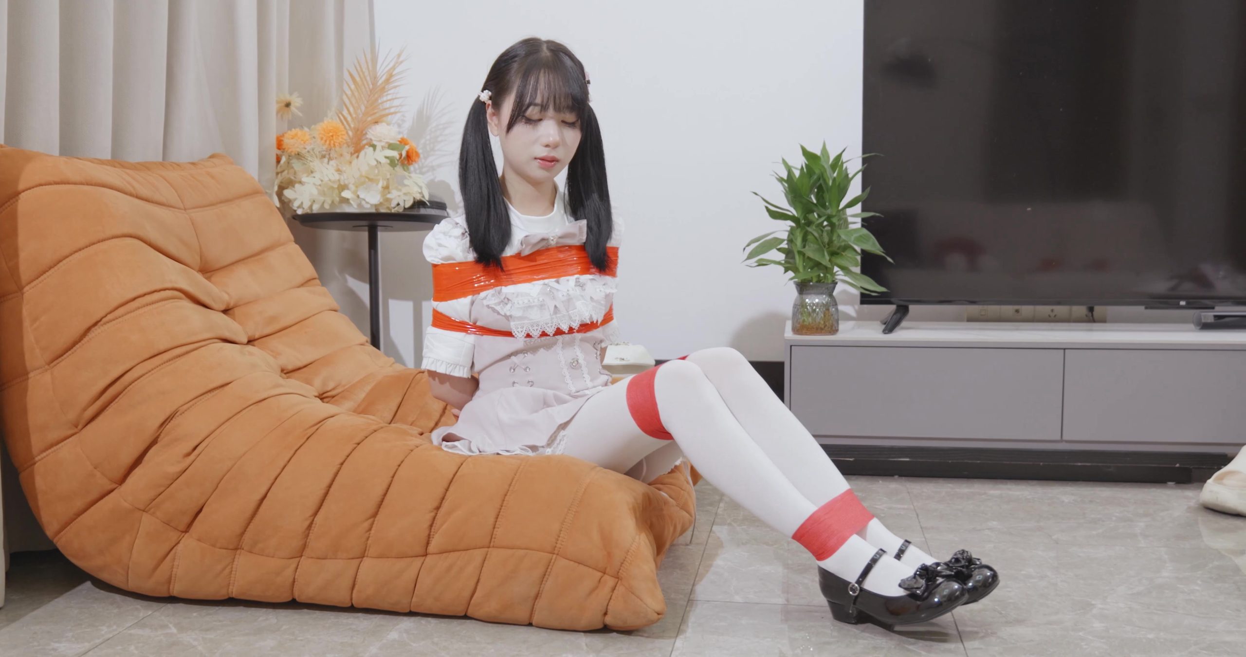 图片[2]-【红鲤鱼】白丝萌妹子被捆绑抓起来测试 - 视频-5元站-视频-5元站