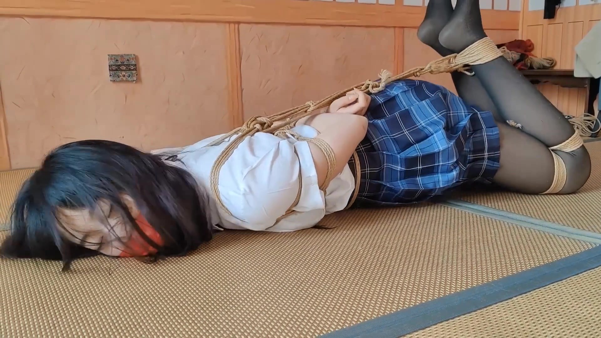 图片[3]-【一绳所爱】新模慧慧《舞蹈老师遭绑架》舞蹈老师在教室等待学生，坏人伪装成学生到教室上课，舞蹈老师在比动作时，突然从坏人身上掉落的绳子和口球，然后将舞蹈老师绑架劫财，毛巾...  - 视频-5元站-视频-5元站