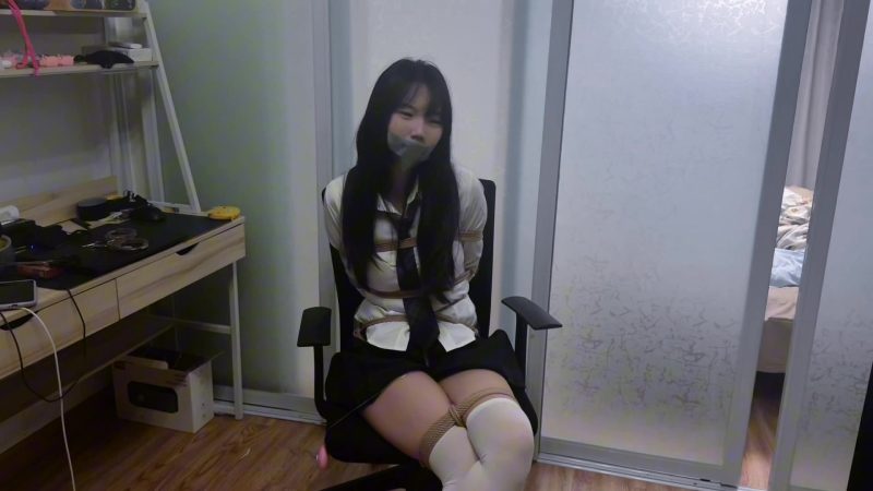 【wokunle】困困三十一弹，被绑成二郎腿坐在椅子上的折磨-视频-5元站