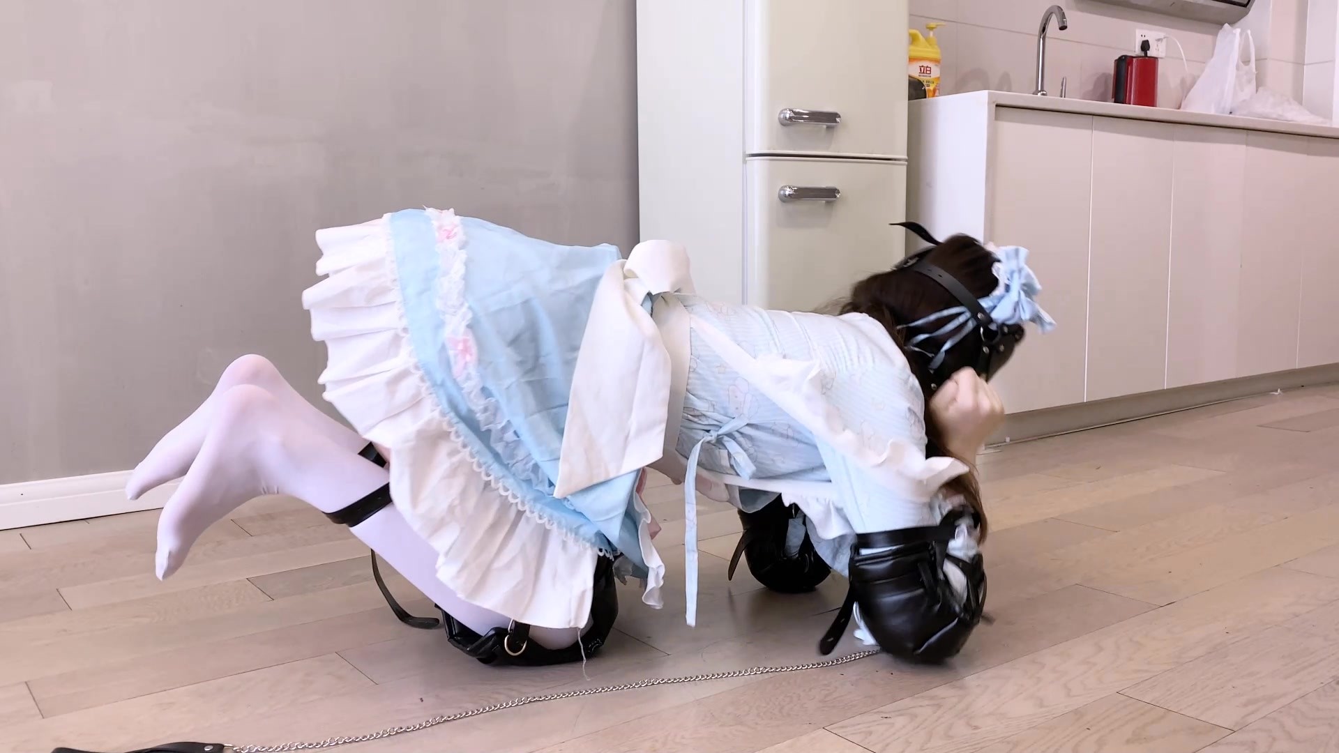 图片[1]-【嗷大喵】《吃鱼的喵》-特别篇4K-lo娘小蛋糕被k9人形犬爬行+项圈链子+马具口球+直臂+挂勃踮脚吊缚+真空乳夹+放置+日式紧缚+胸缚戴杨具口球啵啵贝外出+人多频繁加频率+回来再被啵啵贝折磨 - 视频-5元站-视频-5元站