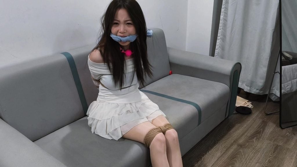 【禾一原创】《债》微剧 紧缚直臂清纯美女 因偿还能力不够 被债主找上门tk~-视频-5元站