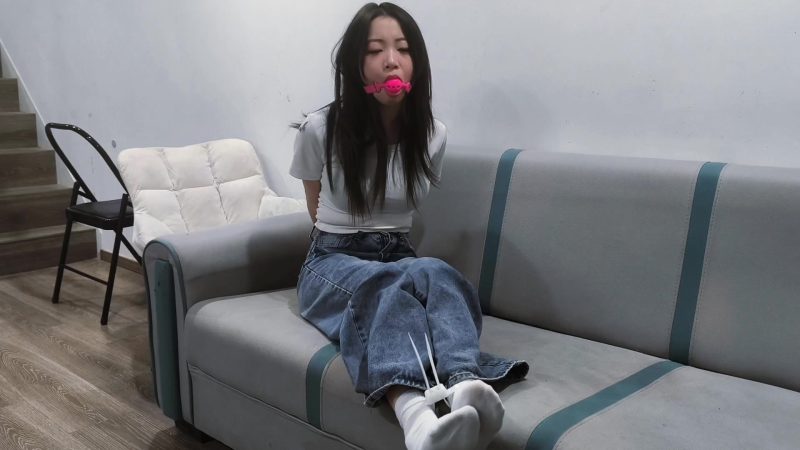 【禾一原创】（赌约2) 白袜篇 白嫩嫩的小脚非常可爱~-视频-5元站