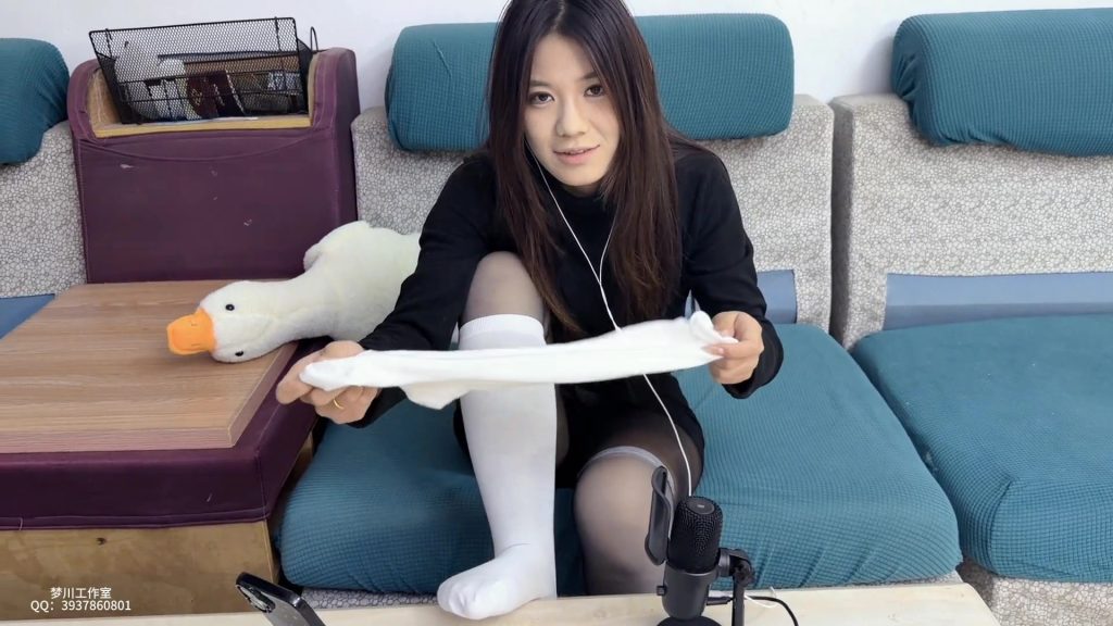 【梦川】ASMR第二部 丝里丝十一性感展示-视频-5元站