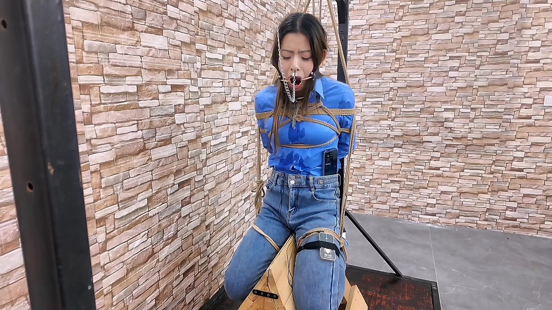 图片[1]-【HD飞天】希希铁项圈乳夹夹乳,郊狼电击y塞放入下面挑战木马放置,加上强劲棒棒最终经不起长时间折磨竞然喷了 - 视频-5元站-视频-5元站