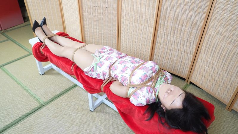 【象人工作室】小0-肉丝旗袍，长椅棉被包裹挣扎！-视频-5元站