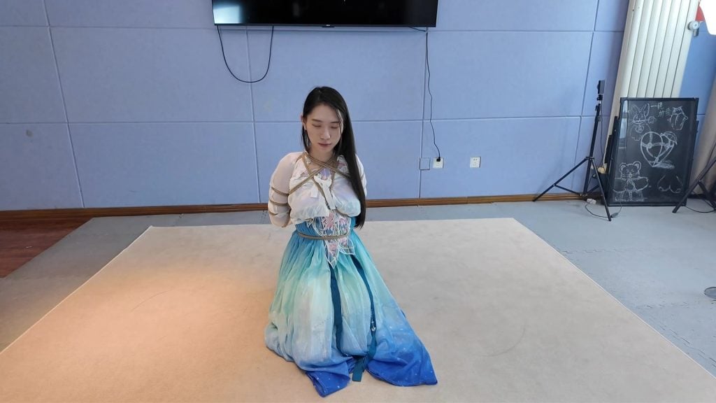 【一绳所爱】《卢曼莹汉服五花放置》-视频-5元站