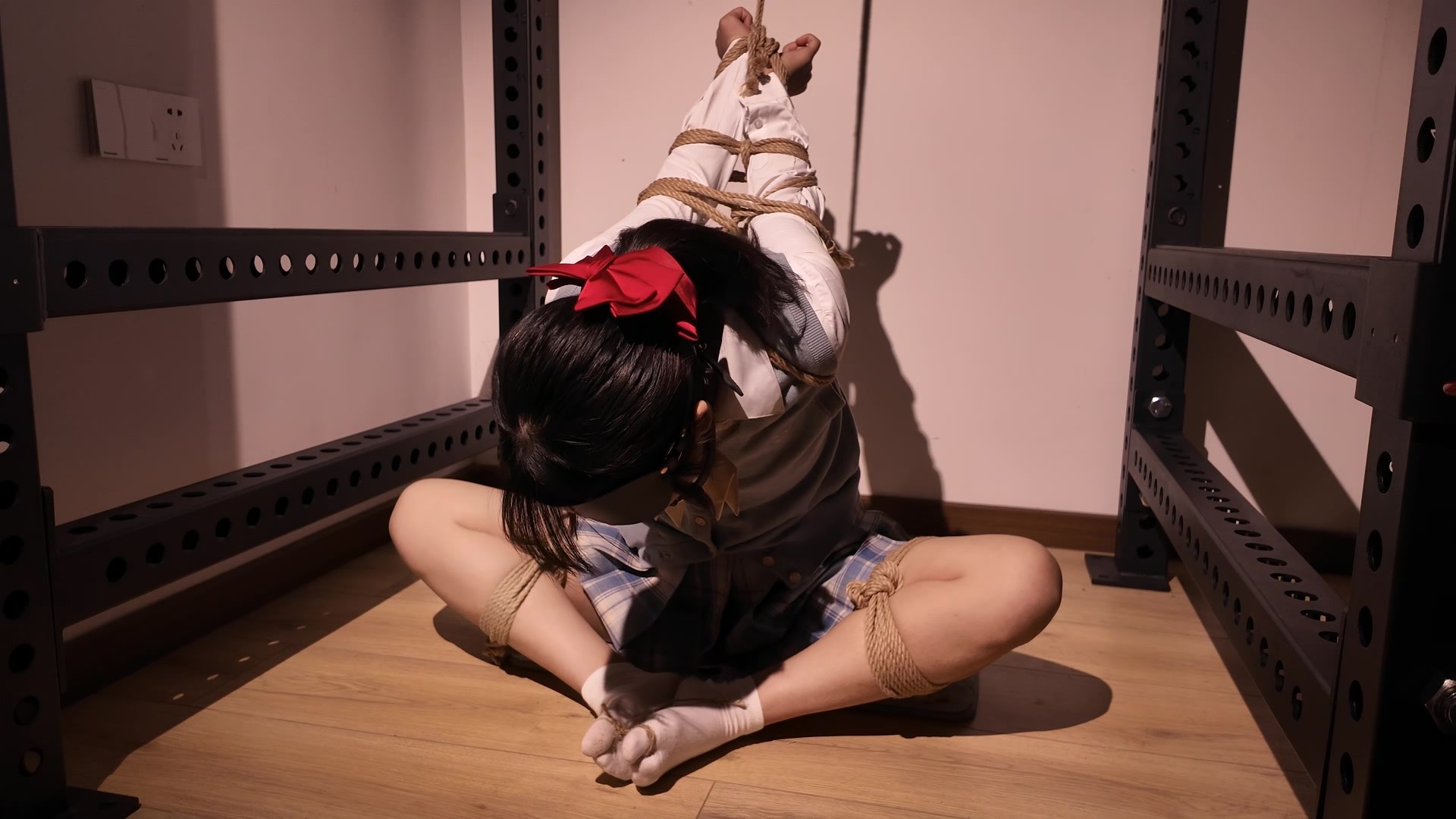 图片[1]-【凛凛蝶】《少女口水实验》-第一集 海砂（柠檬塞口窒息）———脚趾捆绑，一直狂流口水干呕窒息 - 视频-5元站-视频-5元站