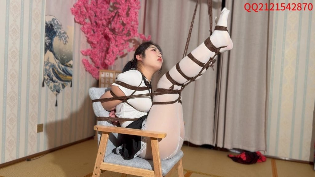 【悦感日记】小美体验3mm极致紧缚|堵嘴展示|电击训练|棒棒爽|由于小美挣扎过于激烈，最终被S惩罚关一晚-视频-5元站