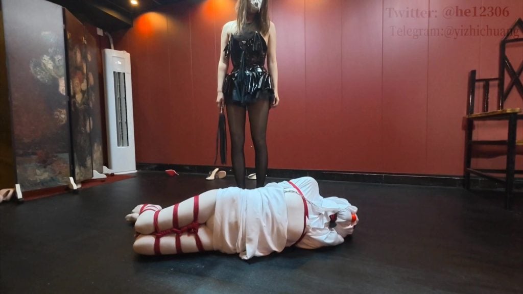 【意之窗工作室】（汤圆/小羊）《幽灵VS恶魔》 剧情向/女调女/cosplay/幽灵娘服装/电击项圈/嘴巴穿鞋/sp/tk/虐足/分腿缚/并腿缚/日式反绑/叼鞋遛狗…元素超多-视频-5元站