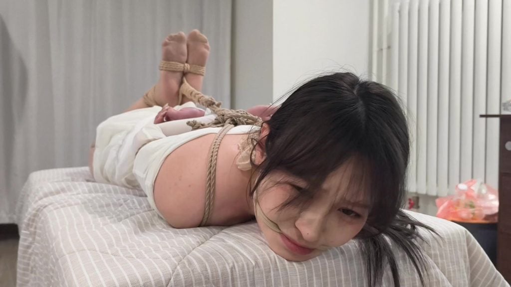 【禾一原创】清纯莱莱极限驷马放置➕口球➕丝袜胶带封嘴➕剧情 裸足 强制抚摸tk 羞耻感拉满~-视频-5元站