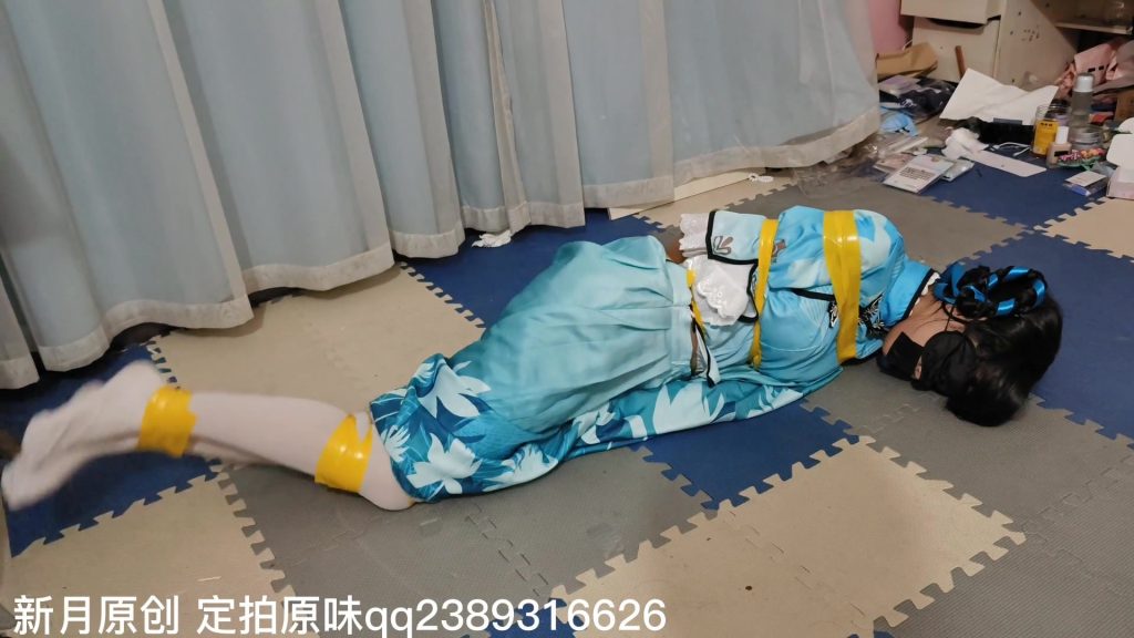 【新月原创】【雨薇】被绑架的西施妹子+胶带捆绑白丝大长腿 蒙眼堵嘴呜呜求救激烈挣扎～-视频-5元站