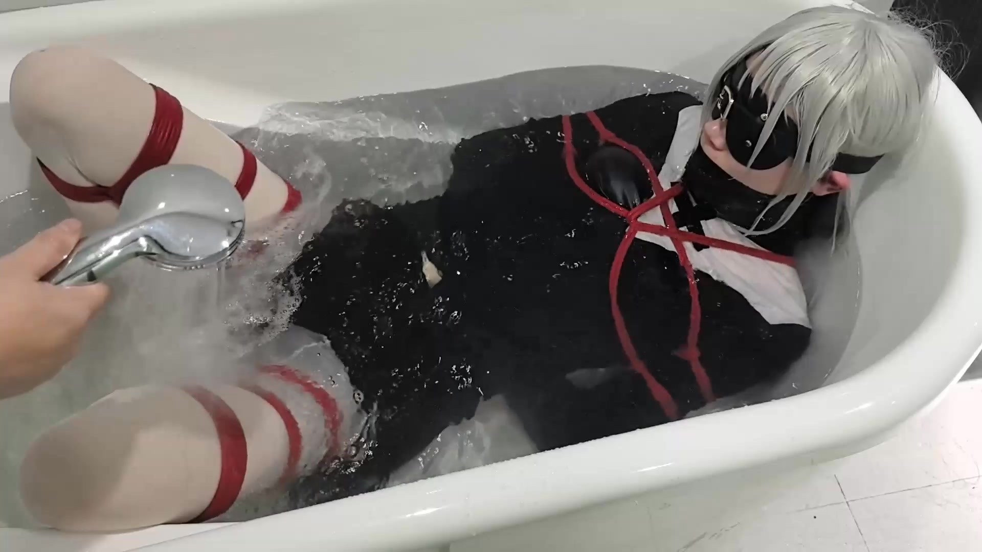 图片[1]-【里希ericy】浴缸紧缚，淹水放置，玩具调教 - 视频-5元站-视频-5元站