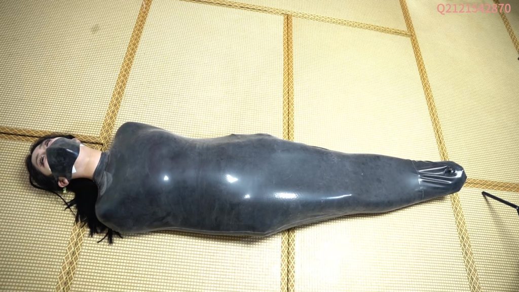 【悦感日记】小美体验真空睡袋|胶带强制窒X训练|震动|超真实窒X-视频-5元站