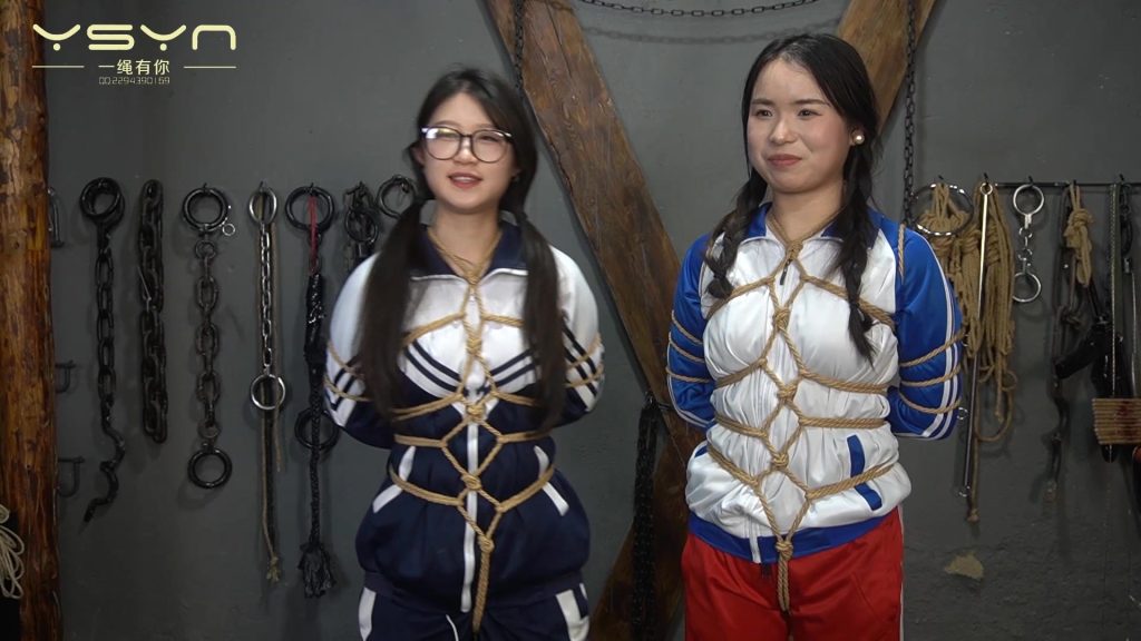 【一绳有你】【快乐的体验】18岁的高中生身穿校服慕名前来体验尝试各种金属道具拶子龟甲敷捆绑后她们谈了这次亲身体会-视频-5元站