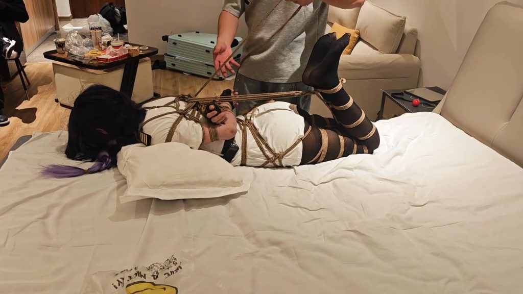 【此间鸽者】白衣黑丝搜查官的紧缚游戏-视频-5元站