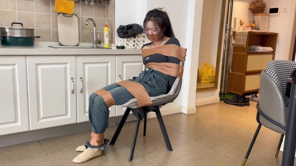 【默示录】新模小困，胶带捆绑的初体验~-视频-5元站