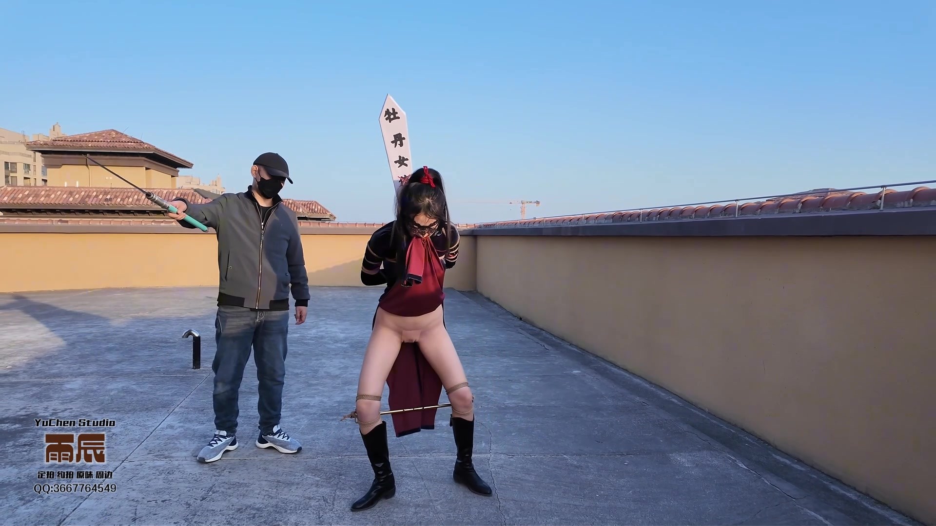 图片[2]-【雨辰工作室】玉笛女侠五闯恶人岛 第五集 蟹腿押解 犯由拍游街 露Y打屁 羞辱折磨 户外凌辱 果体展示ootd 人体衣架 强行凌辱 - 视频-5元站-视频-5元站