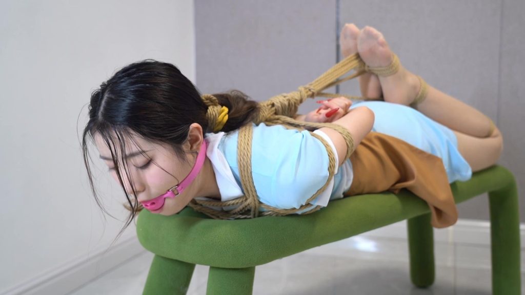 【灰太狼的羊】好利来女仆反手接小恐龙，惩罚环节鼻涕口水直流【紧缚＋口球＋驷马缚＋挠痒痒】-视频-5元站