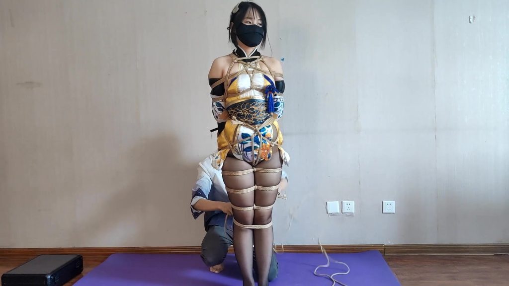 【一绳所爱】瑶瑶很漂亮的Cosplay服装全身紧缚 - 视频-5元站-视频-5元站