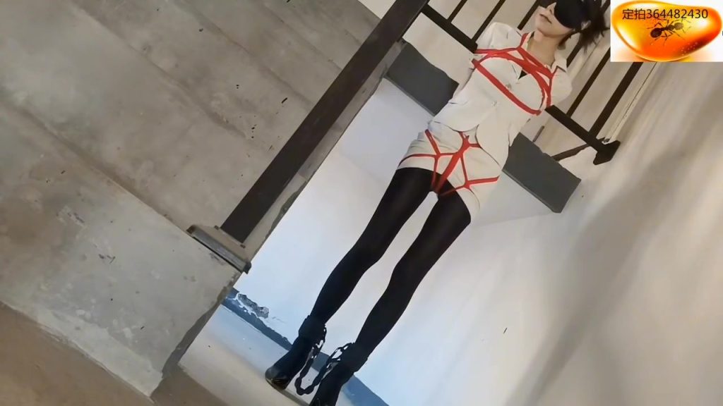 【绳舞飞扬】橘子花园小区探险放置(发布版)……超长1小时30分钟！冬日户外紧缚+脚镣行走探险、吊在楼道里蒙眼放置期待、拉动股绳-视频-5元站