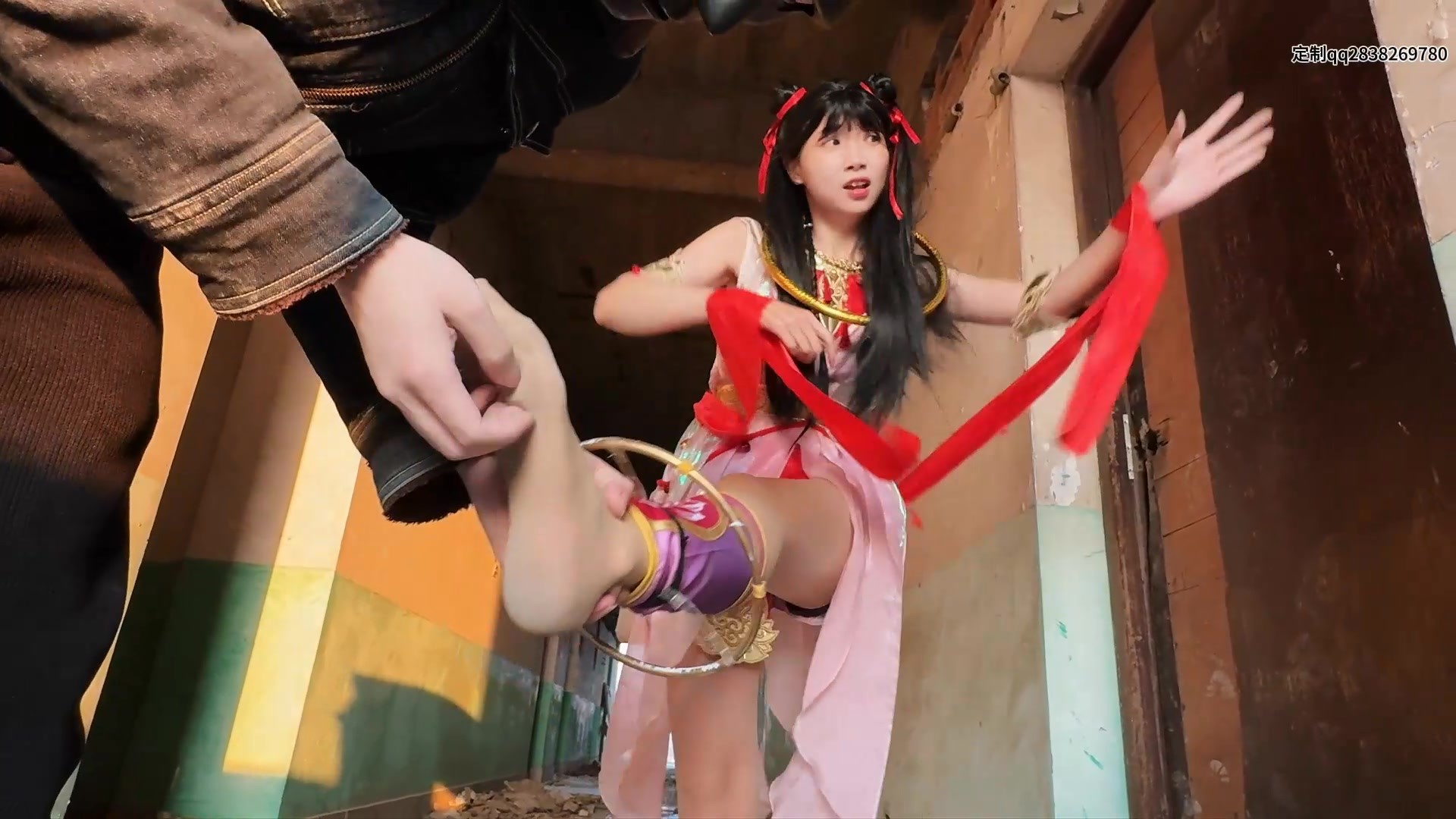 图片[2]-【比尔工作室】戏耍哪吒大人的脚底 肉丝哪吒老师被戏耍玩足！ - 视频-5元站-视频-5元站