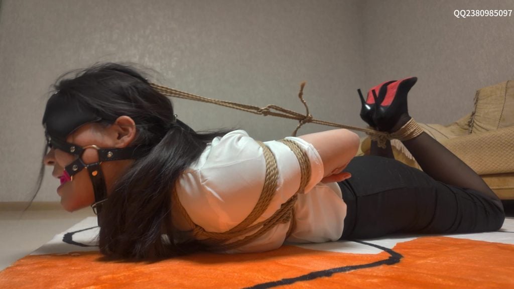 【道士下山】弯弓极限驷马 马具口球 口水直流 放置挣扎-视频-5元站