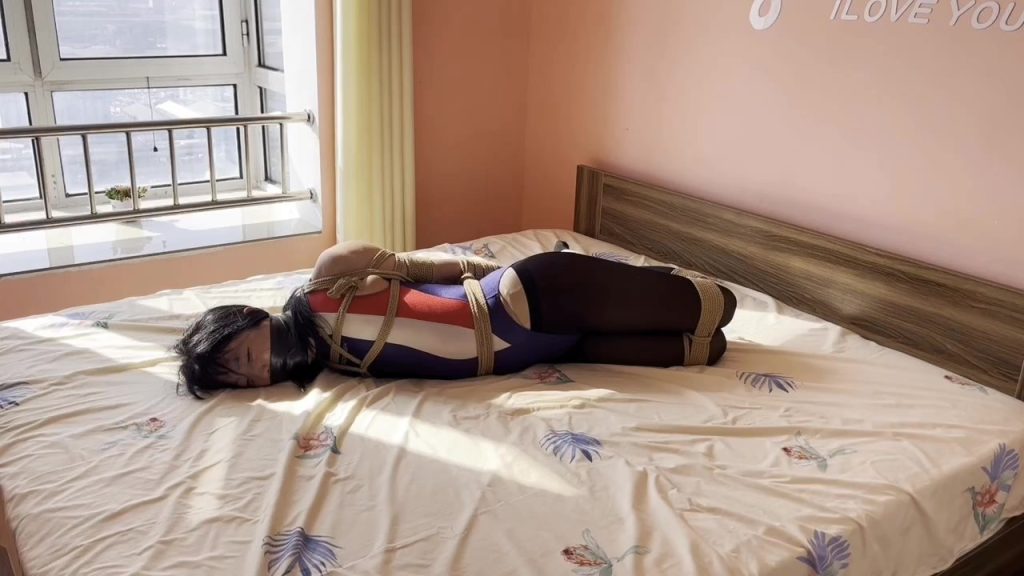 【厚黑丝袜 】绑架监控实录（上）-视频-5元站