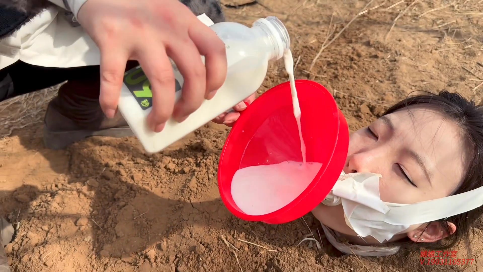 图片[2]-【媚娘工作室】活埋-荒野公厕 - 视频-5元站-视频-5元站