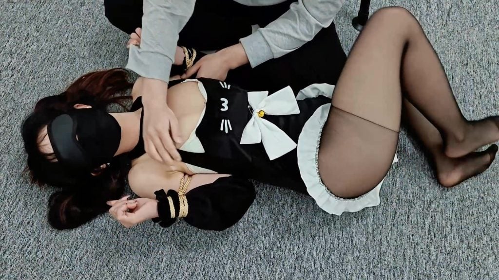 【肉御岛】终究还是对可爱的妹妹下手了-视频-5元站