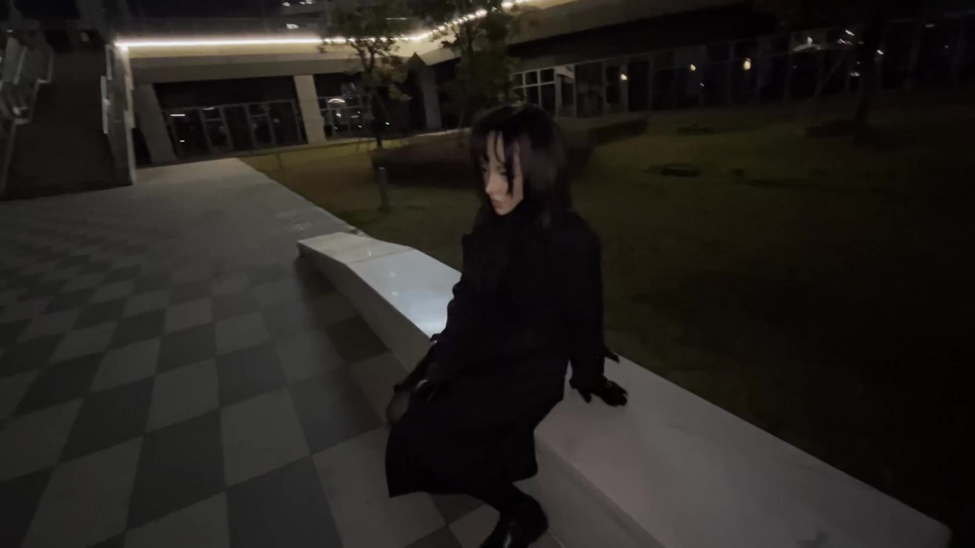 图片[2]-【闪闪工作室】室外与室内-穿高领毛衣的面具女-出差前和出差中的探望 - 视频-5元站-视频-5元站