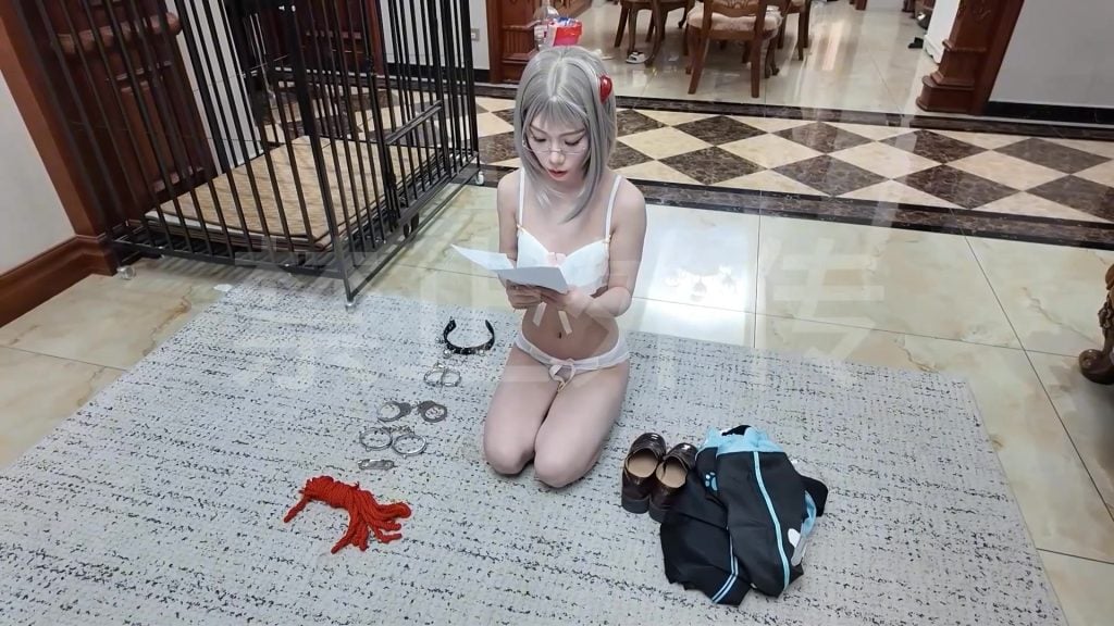 【枫叶工作室】《千王之王（上）》千王之女豪赌成奴隶？只着内衣还得原味白棉袜塞嘴里？谁叫你赌输了呢！-视频-5元站