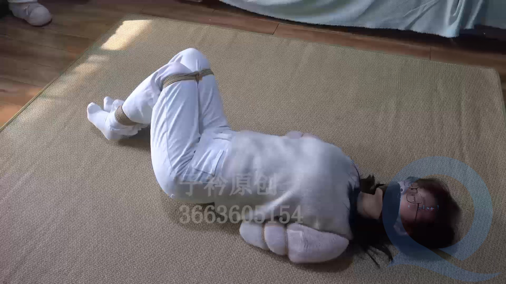 【子衿原创】捆绑女大学生云兮 五花驷马挣扎白袜挠脚-视频-5元站