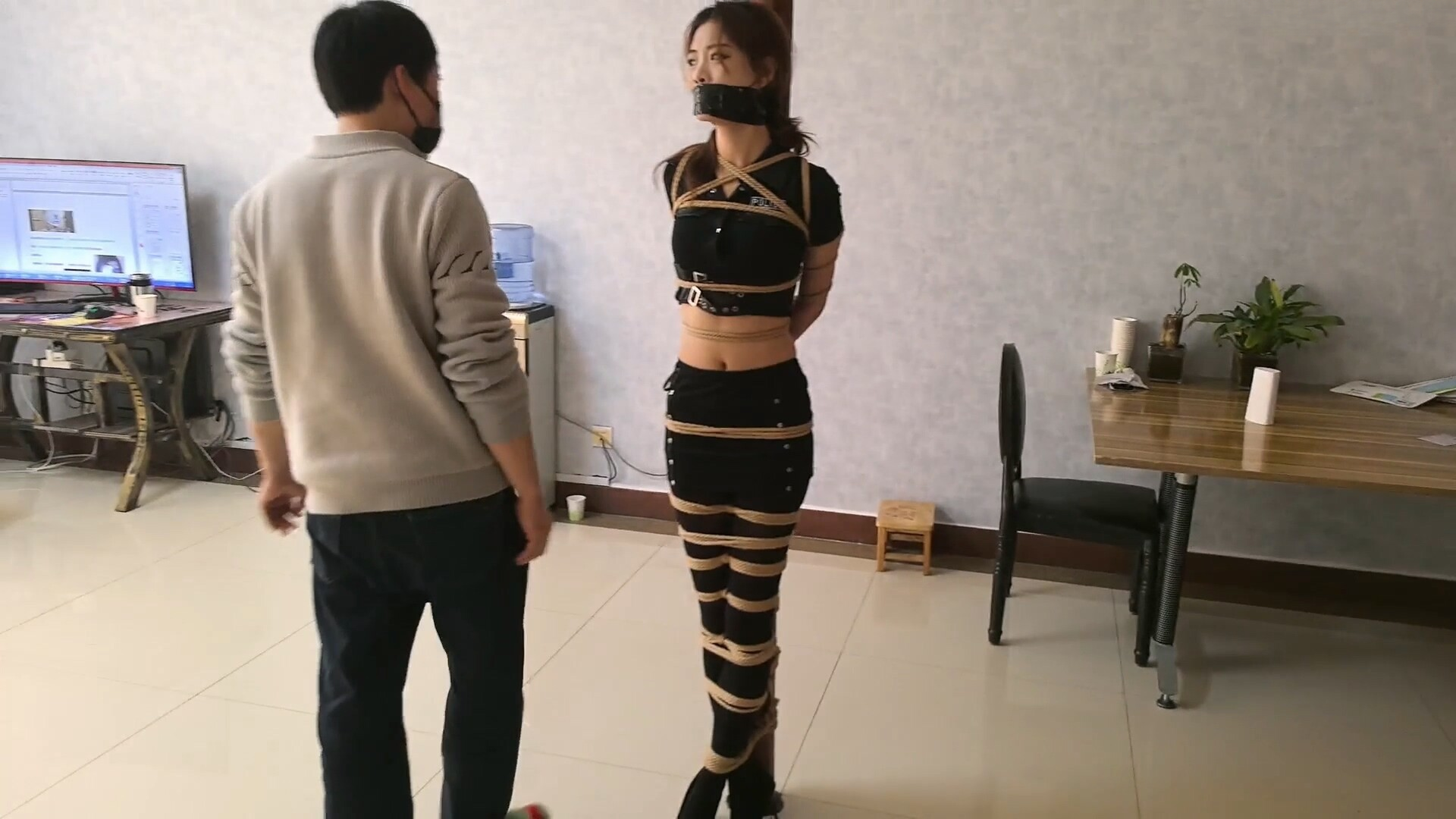 图片[2]-【精致原创】《探员失踪记》③（最终章1小时）希潼+可可（绝版模特）出演 - 视频-5元站-视频-5元站