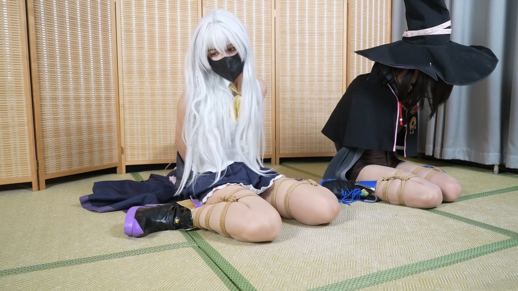 【象人工作室】嗷嗷+小0的双人cos来袭！两个角色，四条美丝，尽享诱惑！ - 视频-5元站-视频-5元站