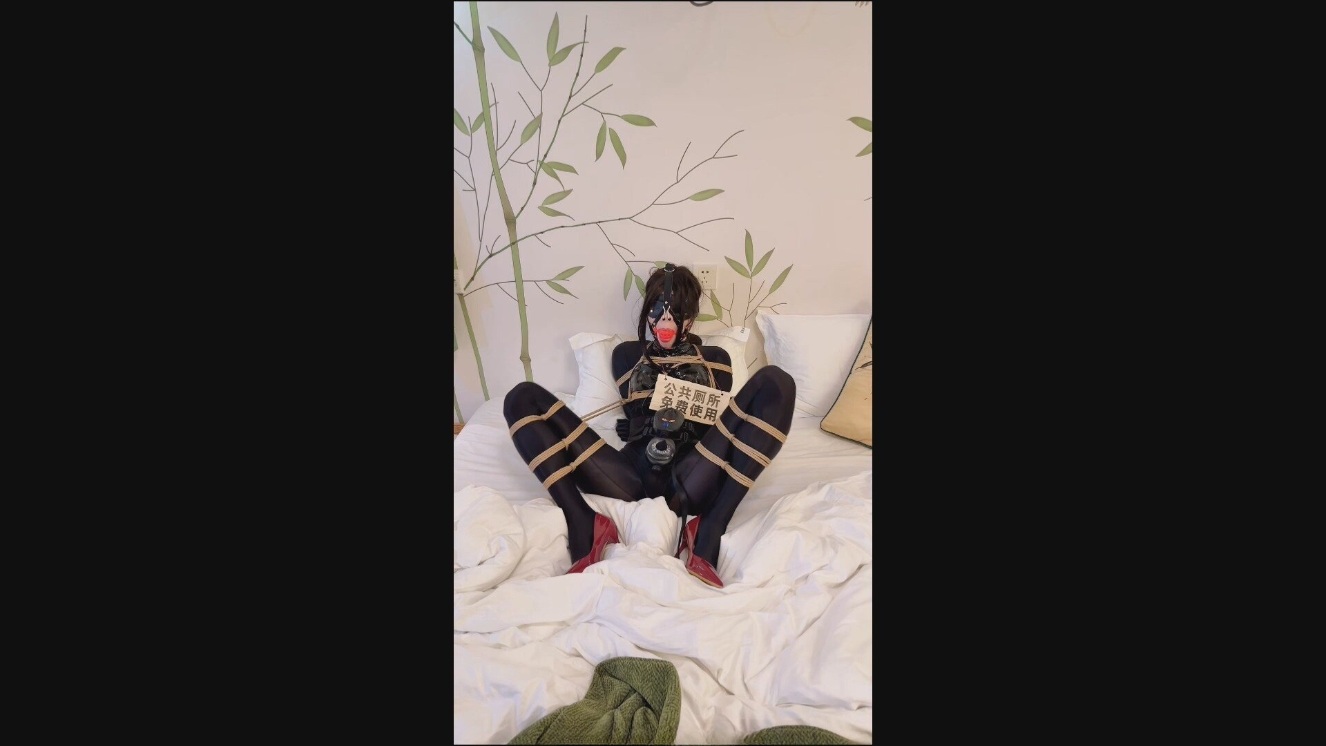 图片[1]-【星语】母狗的强制榨汁窒息，和户外带锁露出窒息 - 视频-5元站-视频-5元站