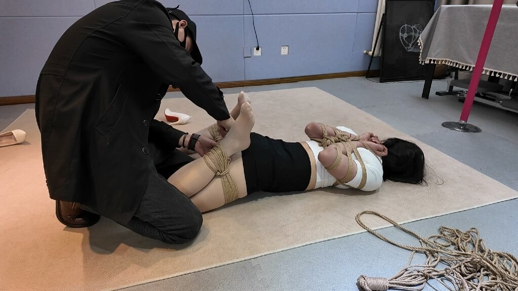 图片[2]-【一绳所爱】微剧情：办公室遭遇 - 视频-5元站-视频-5元站