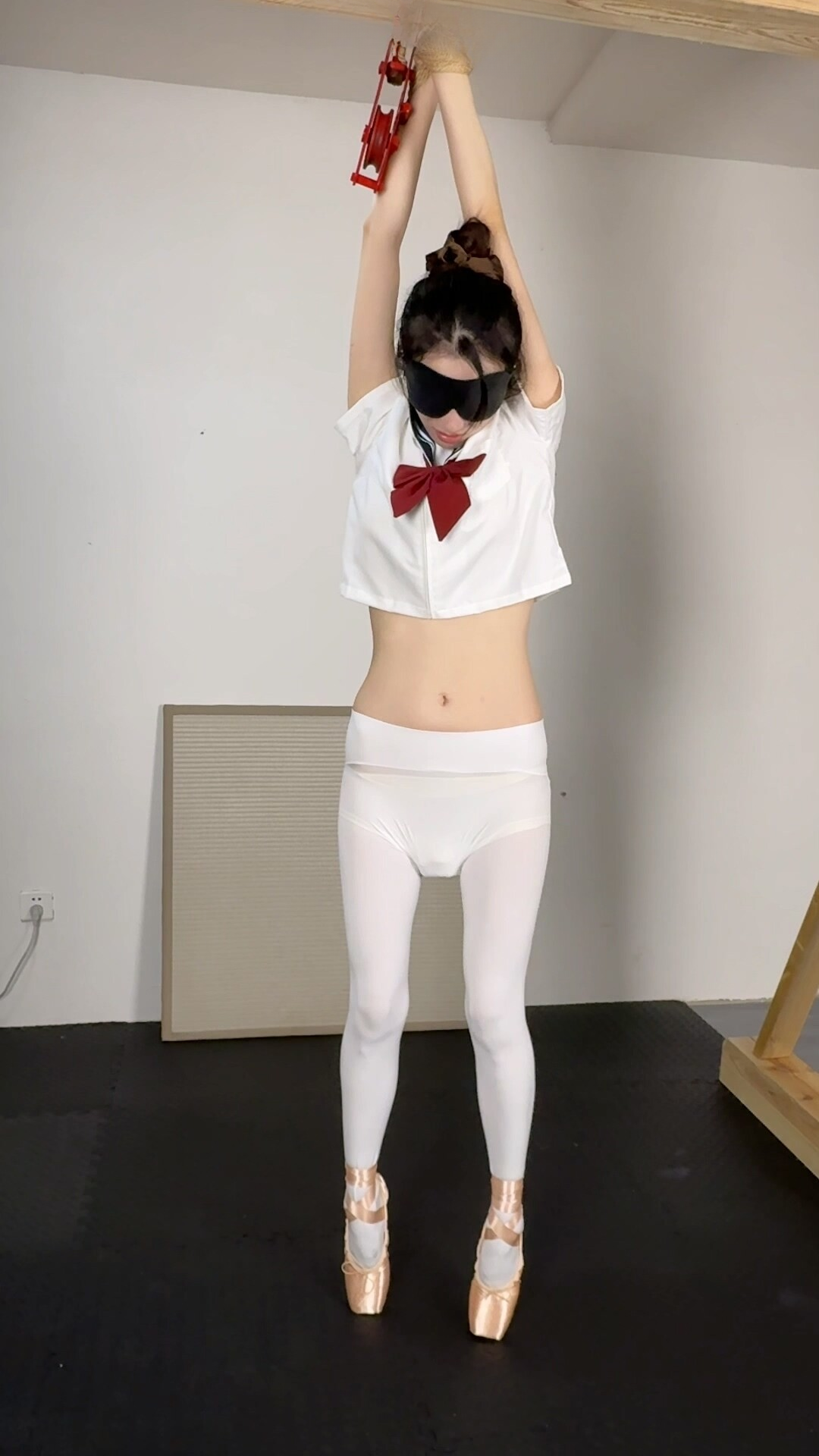 图片[2]-【眼眸出品】《芭蕾鞋垫脚定时电击调教145》 - 视频-5元站-视频-5元站