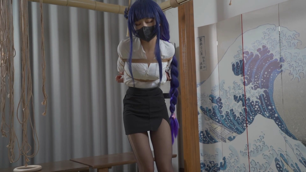 【象人工作室】小0-雷电将军，但是OL版。单脚吊缚+逆海老缚，悬吊震动，挣扎无用-视频-5元站