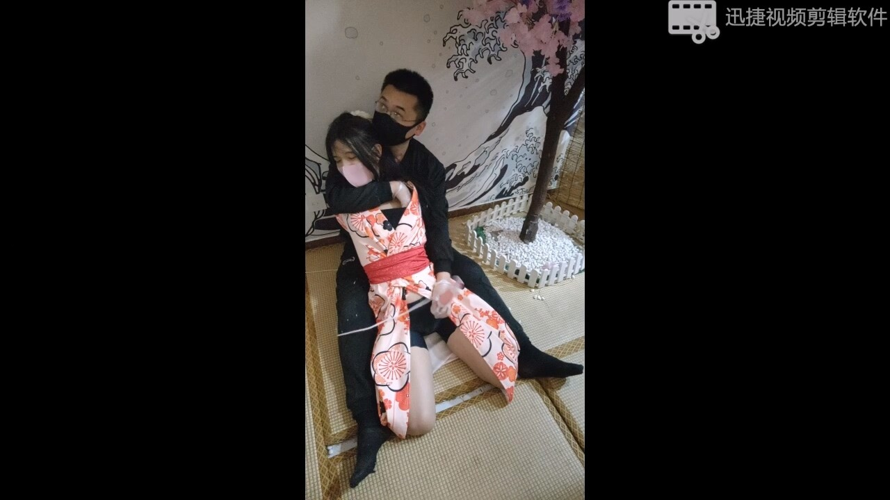 图片[1]-【足利茶茶丸】衣白瘦幼欧式直臂紧缚调教（裸足tk+欧式直臂+蒙眼堵嘴+搂抱+强高） - 视频-5元站-视频-5元站