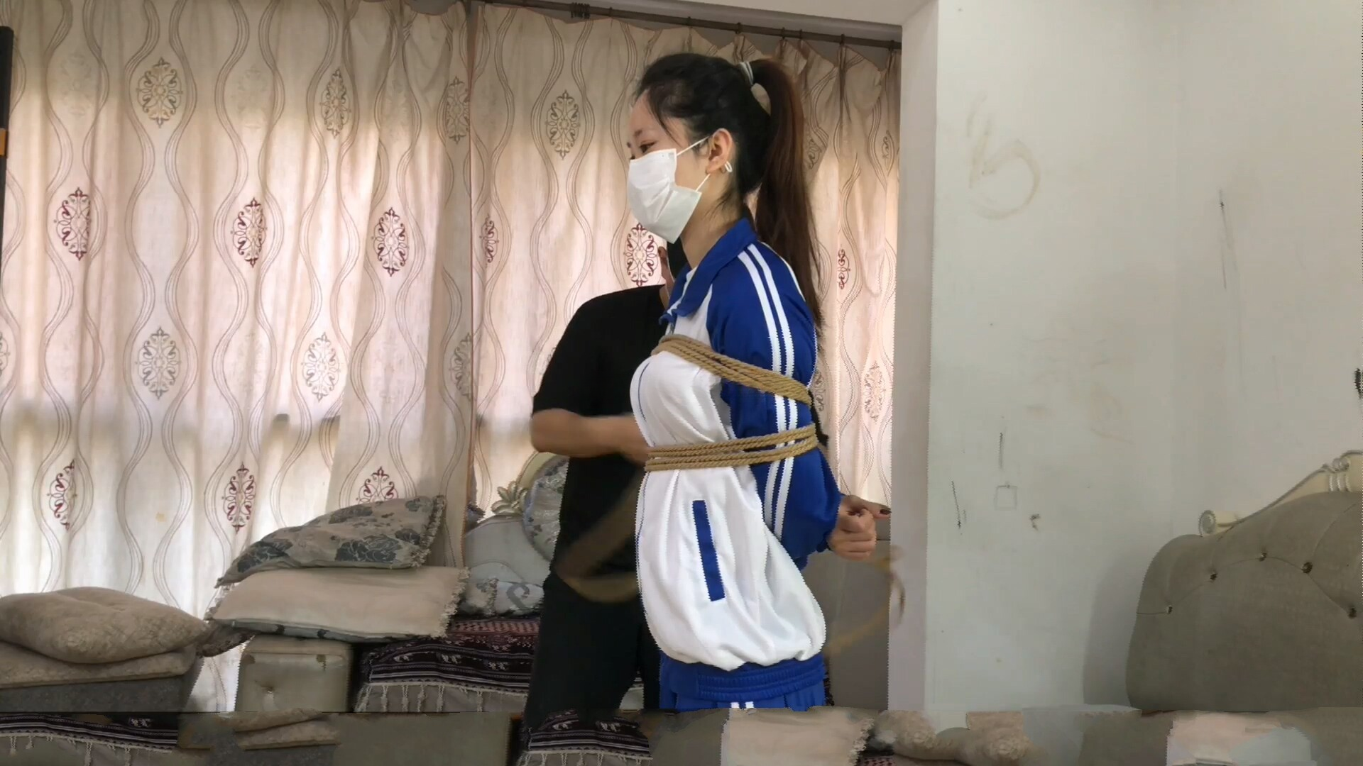 图片[2]-【新月原创】【水灵】微剧情 高校大姐头大战紧缚男 校服裤里丝 被卑鄙算计 驷马挣扎丢人还被欺负  - 视频-5元站-视频-5元站