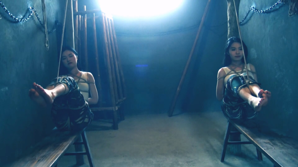 【胜景影视】《特战出击》 上集 如雪和队长去执行任务由于被人出卖她们被抓获，她们结局如何-视频-5元站