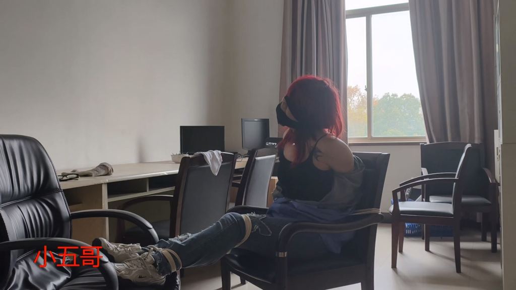 【小五哥原创】技术部员工被同事劫持窒X-视频-5元站