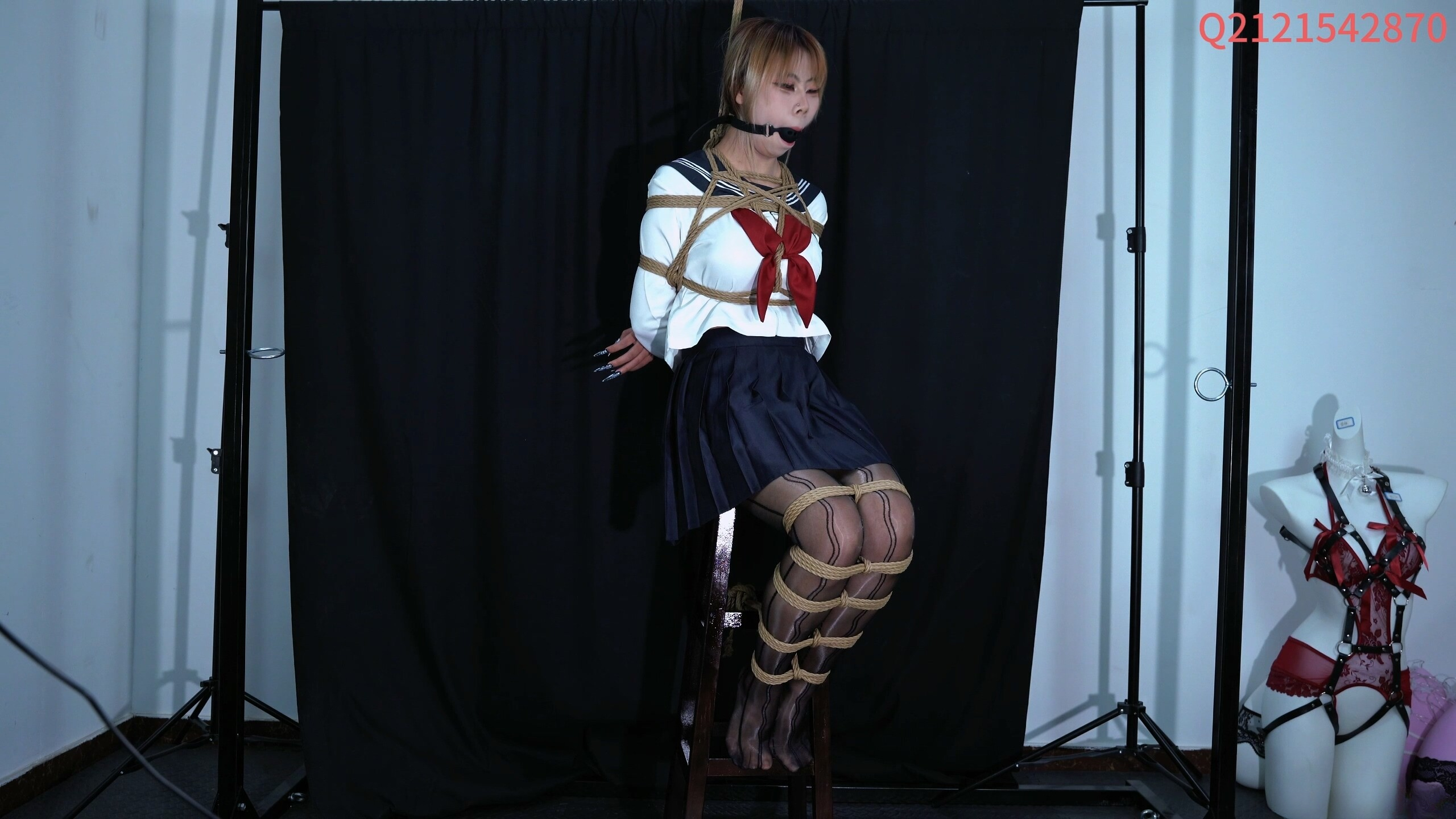 图片[2]-【悦感日记】女模欣欣强制M腿吊缚|跳dan|震动棒|郊狼130|痛苦抽搐|口水直流 - 视频-5元站-视频-5元站