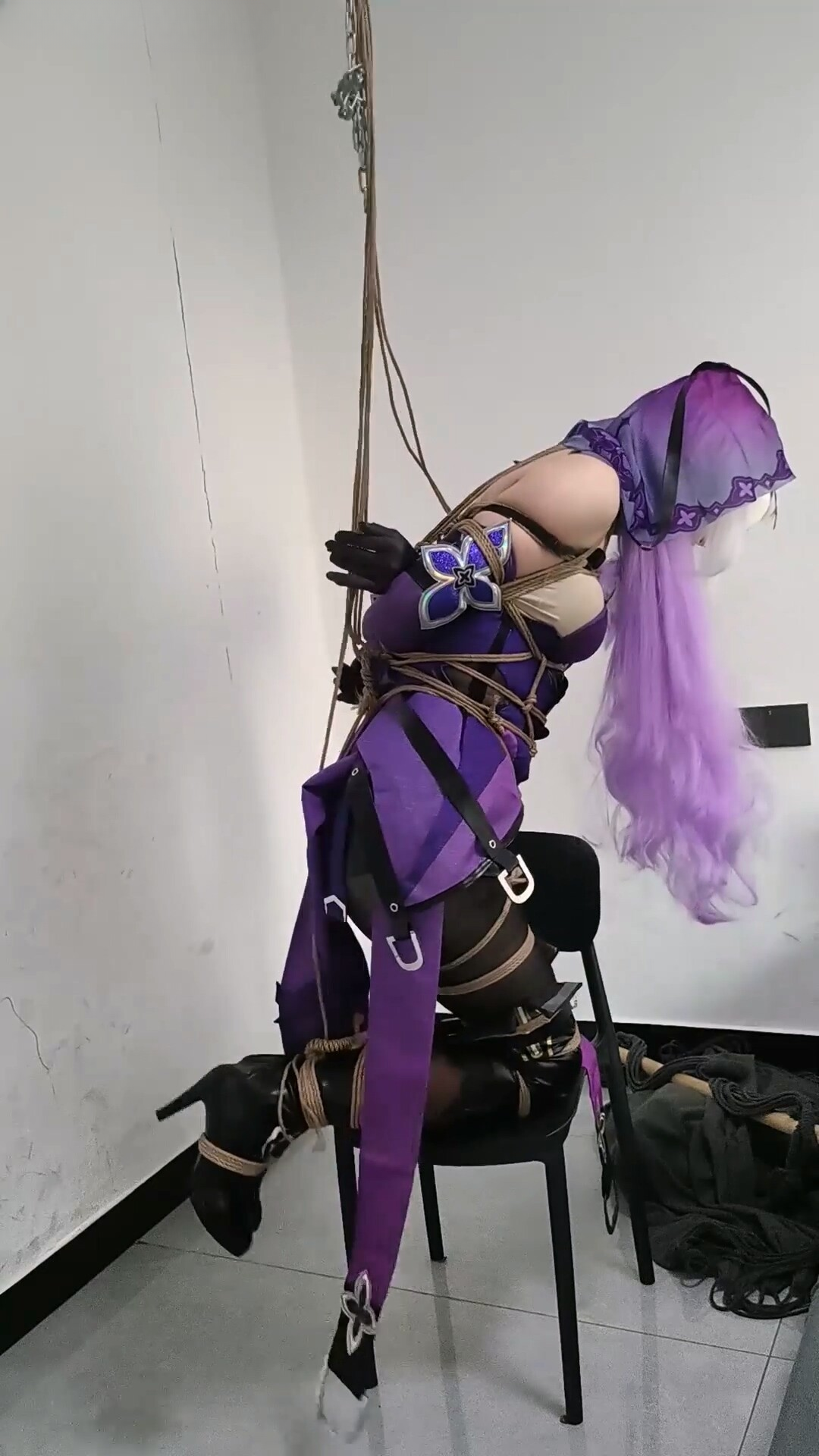 图片[2]-【此间鸽者】神秘出手女，黑天鹅女士的紧缚挣脱尝试 - 视频-5元站-视频-5元站