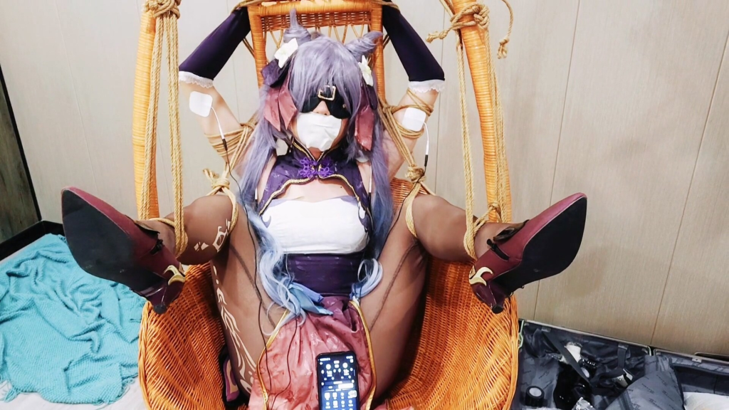 【XcTian】 原神刻晴旗袍cos被绑在吊椅上郊狼折磨-视频-5元站