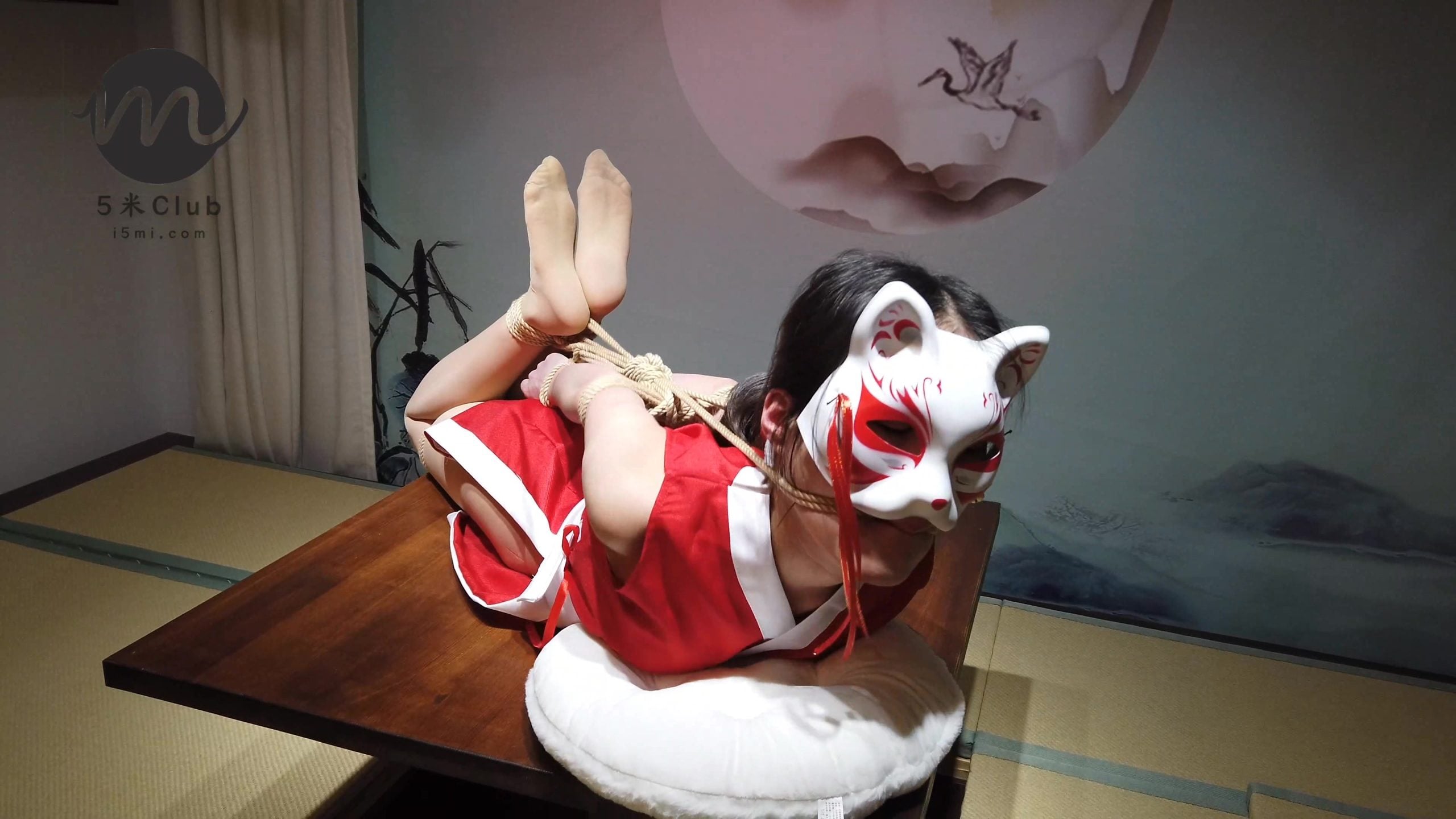 图片[1]-【5米俱乐部】肉丝火舞竹竿紧缚/吊缚/金属镣铐TK鞭打 - 视频-5元站-视频-5元站