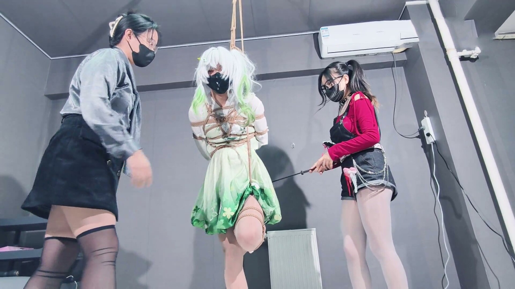 【BadCat】【姐弟剧情】【妙妙 X 依依 X cc X 零零喵】【妙妙男友被依依抢走 CC老师出手绑架依依弟弟 并强迫其女装 逼迫依依自铐受辱 姐弟被玩弄 双双GC】-视频-5元站