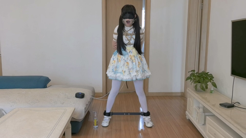 【FXX】【意外的剧情】值得一提的是 后面的P机自卫我毫不知情 多次肉眼可见的高C让我十分惭愧 领导的电话让我加班本来以为TJ到此结束 没想到的是她一个人在家自拍自卫 后庭也总算是开发...-视频-5元站