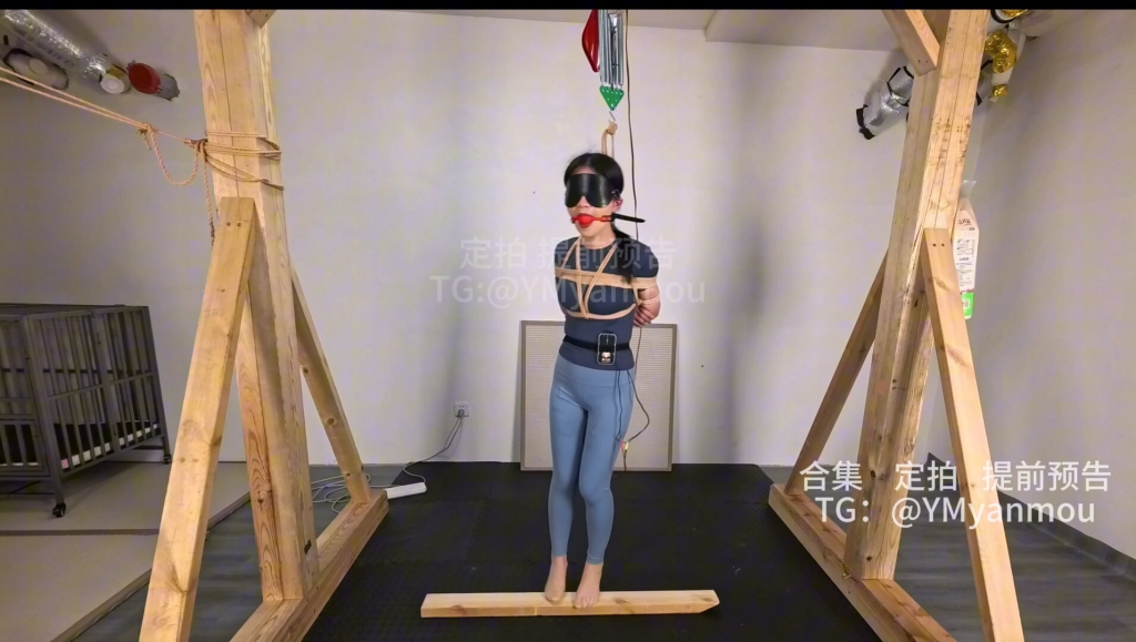 【眼眸出品】《背德女奴（臭脚妹妹）-电击篇168》-视频-5元站
