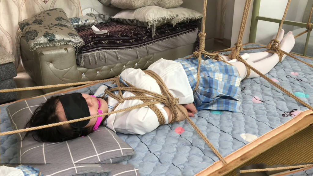 图片[2]-【新月原创】【琳媚】JK白丝女孩约绳被坑 完全禁锢在床上蒙眼口球还要加棒强G-视频-5元站